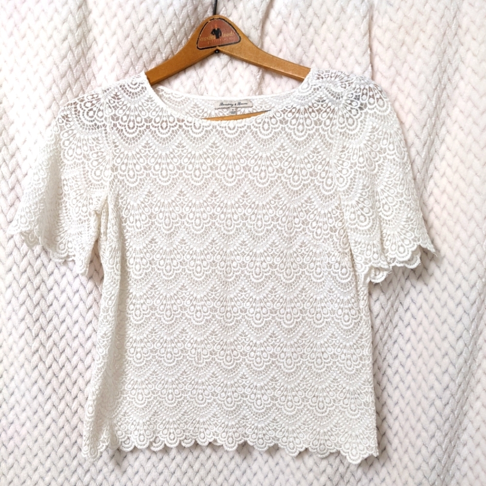 Broadway and Broome White Lace Top Women's size Small